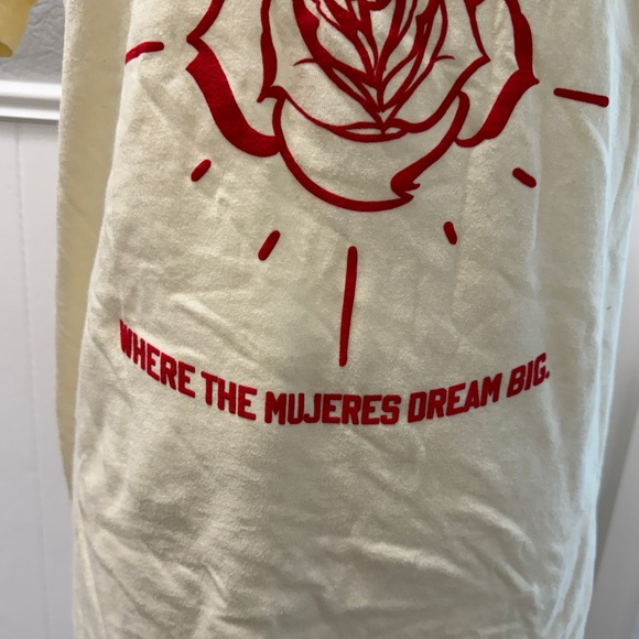 NWT Viva La Bonita Where the Mujeres Dream Big tshirt size M - Picture 3 of 5